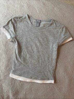 Tilly's Heather Gray Short Sleeve Tee with White Trim